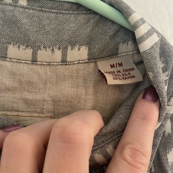 Men’s silk button up shirt Tommy Bahama shirt size M summer shirts vacation - Picture 5 of 6